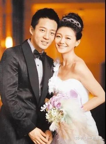 女明星即将嫁给富豪,女明星华丽转身，携手富豪共谱新篇